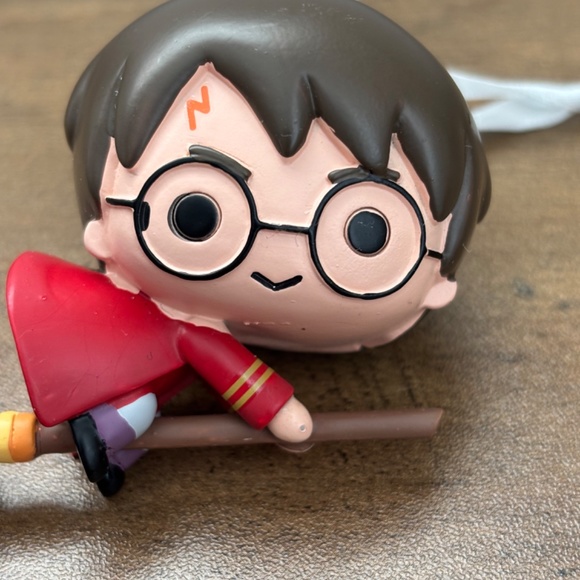 Hallmark Harry Potter Hermoine Granger Broomstick Quidditch Christmas Ornament - Picture 3 of 8